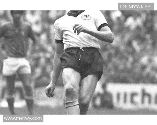 《全球足球巨星卡封面设计：汇聚传奇与激情的视觉盛宴》